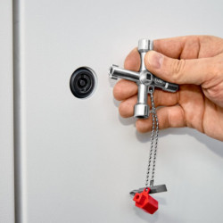 Clé en croix professionnelle PROFI-KEY réf. 001103