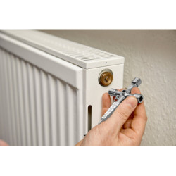 Clé en croix professionnelle PROFI-KEY réf. 001104