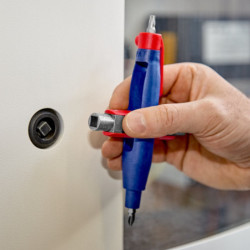 Clé en forme de stylo pour armoires de distribution PEN KEY - 00 11 07