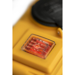 Socle 5 prises jaune avec interrupteur