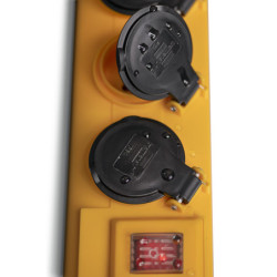 Socle 5 prises jaune avec interrupteur