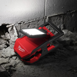 Projecteur de chantier M18 2000 lumens PAL2-0