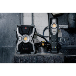 Projecteur LED RUFUS 3020 mA 30 W rechargeable