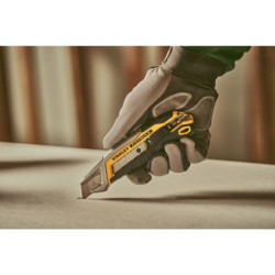 Cutter 18 mm FATMAX QUICK-SNAP bouton