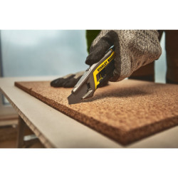 Cutter 18 mm FATMAX QUICK-SNAP bouton