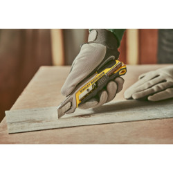 Cutter 18 mm FATMAX QUICK-SNAP bouton