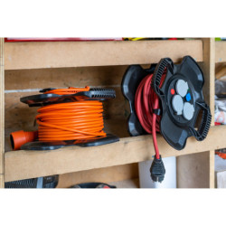 Enrouleur de câble 10 m 3x1,5 mm 3 prises + 1 USB