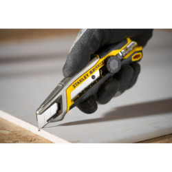 Cutter 18 mm FATMAX QUICK-SNAP molette