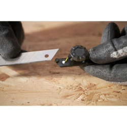 Cutter 18 mm FATMAX QUICK-SNAP molette