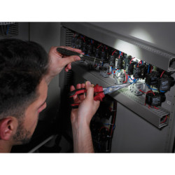 Lampe torche LED LUXPREMIUM TL210F 180 lm IP44