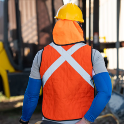 Sous-casque rafraichissant avec protection nuque