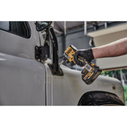 Visseuse à choc ultra compacte DCF850NT-XJ 18V - SOLO