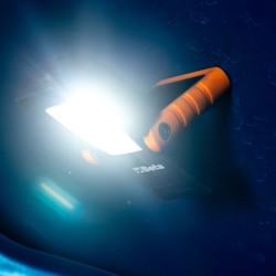 Lampe led compacte rechargeable 300LM 1838