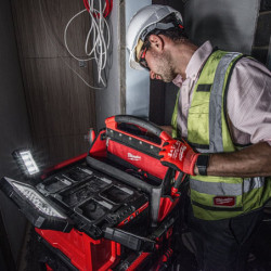 Projecteur de chantier M18 POALC-0 PACKOUT Hybride 18V / 220V 3000 lumens