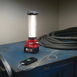 Lampe éclairage 360 M18 700 lumens M18 ll-0