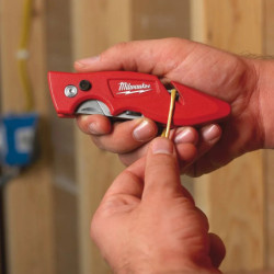 Cutter rétractable FASTBACK avec stockage de lames