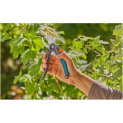 SECATEUR UNE MAIN PREMIUM CUT GARDENA