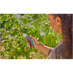 SECATEUR UNE MAIN PREMIUM CUT GARDENA