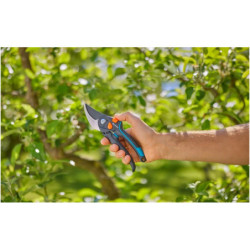 SECATEUR UNE MAIN PREMIUM CUT PRO GARDENA