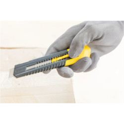 Cutter 18 mm plastique SM